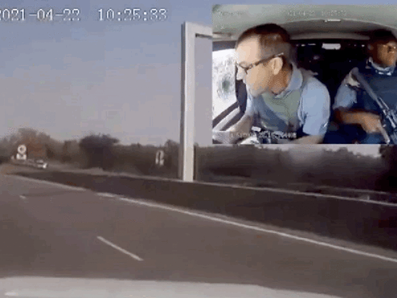 Pljačke Poput Te Intenzivne Toyota Kopnene Krstarice Pokušaj pljačke dogoditi gotovo svakodnevno u Južnoj Africi