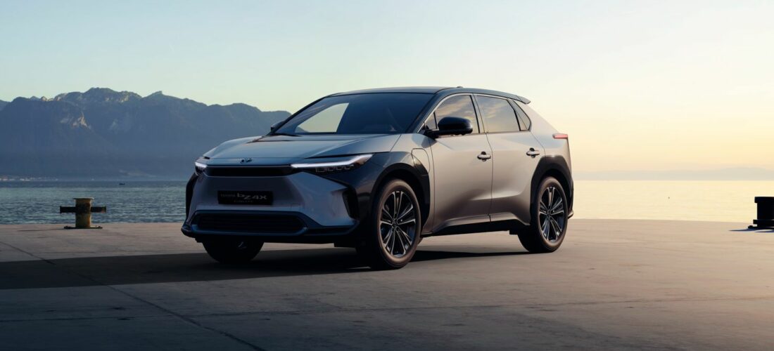 Toyota predstavila prvi totalno električni automobil, Toyota bZ4X